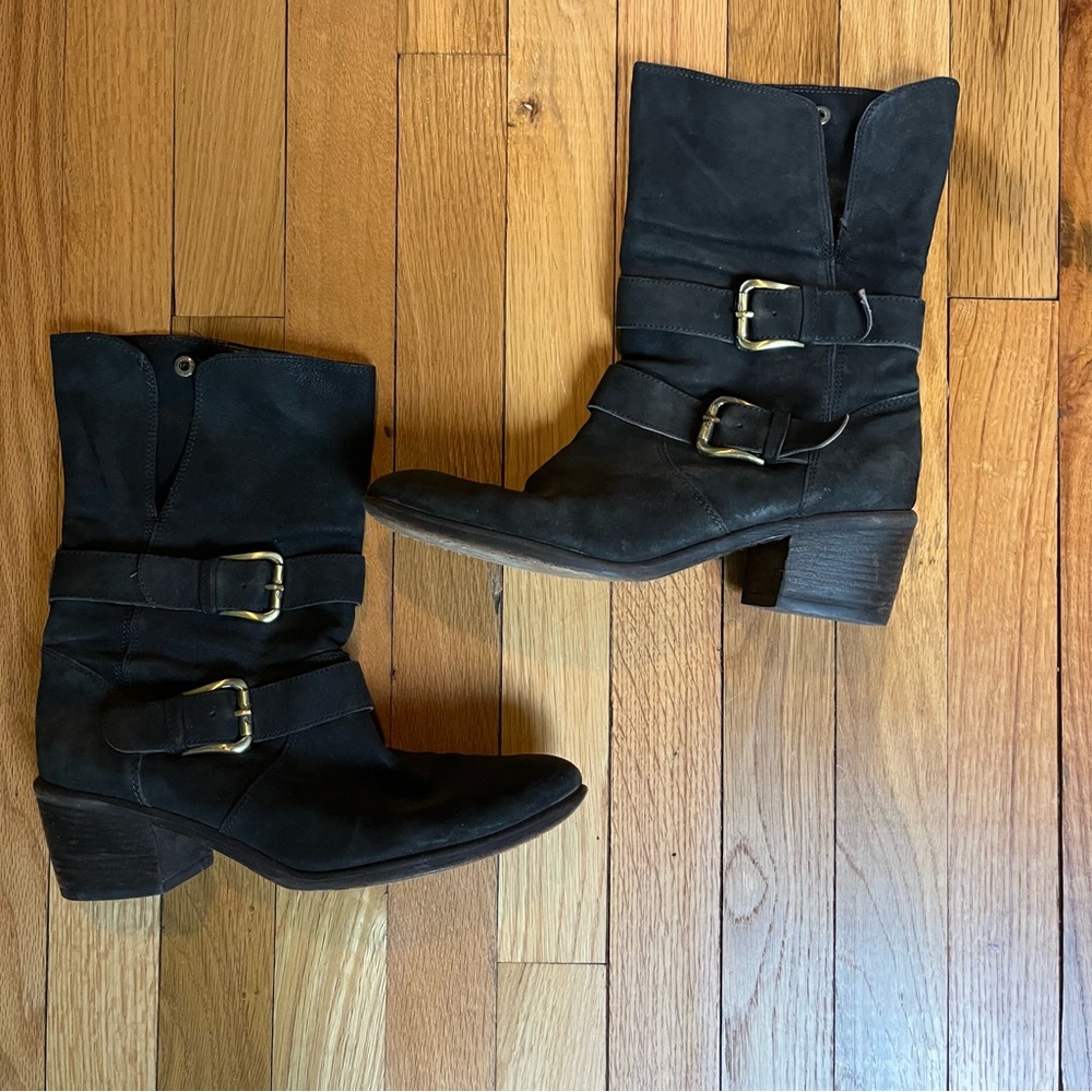 Donald Pliner black buckle boots